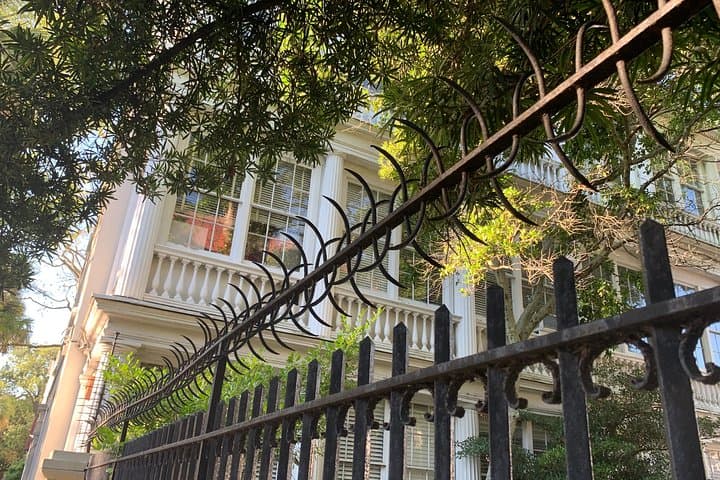 Historic Charleston Walking & Storytelling Tour — Pirates, Patriots & Porchfront Charleston photo 4