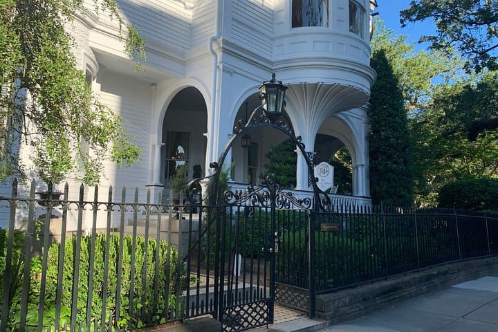 Historic Charleston Walking & Storytelling Tour — Pirates, Patriots & Porchfront Charleston photo 5