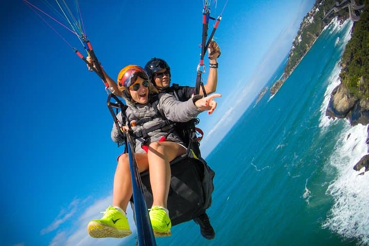Paragliding Rio de Janeiro: Tandem Launch from São Conrado into Tijuca National Park photo 2