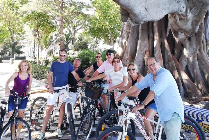 Cádiz Coastal & Historic 2.5-Hour Guided Bike Tour photo 2
