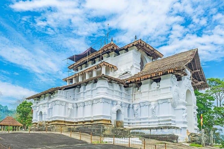 Kandy Three Temples Tour: Lankatilaka, Embekke & Gadaladeniya by Private Transport photo 1