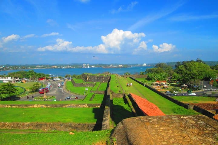 Galle Day Trip from Colombo: Forts, Turtles & Madu River Boat Ride
