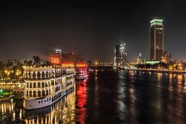 Evening Nile Dinner Cruise in Cairo: Buffet, Belly Dance & City Lights photo 2