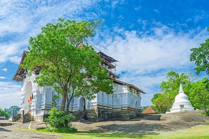 Kandy Three Temples Tour: Lankatilaka, Embekke & Gadaladeniya by Private Transport photo 2