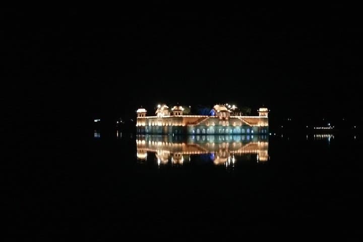 Jaipur Night Jeep Tour: Sunset at Amber Fort, Hawa Mahal & Local Dinner photo 3