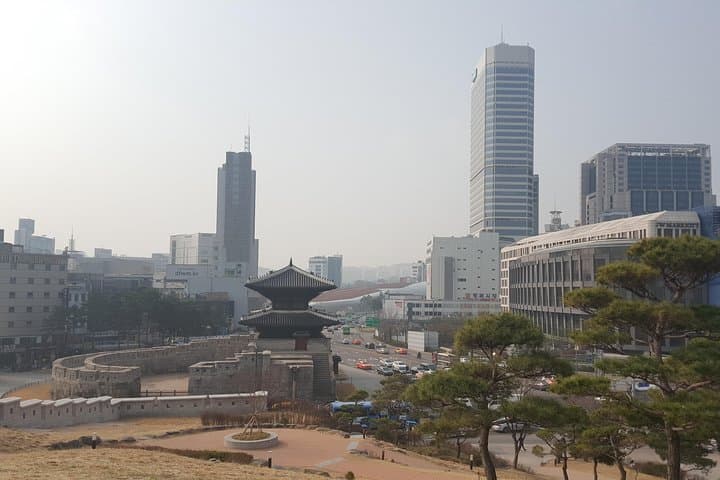 Seoul Private Tour: Gyeongbokgung Palace, Bukchon & Eastern Gate in a Day photo 5