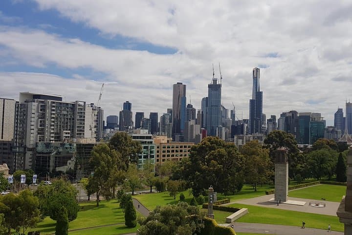 Melbourne Sights & Sounds Private Tour: City Laneways, Markets & Beach Boxes photo 2