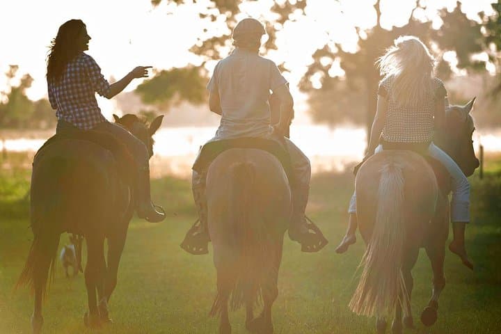 Estancia La Bandada Farm Day: Asado, Horseback Riding & Gaucho Show near Buenos Aires
