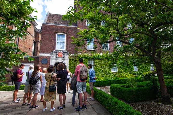 Cambridge with an Insider: Private 2-Hour Walking Tour Led by University Alumni photo 5