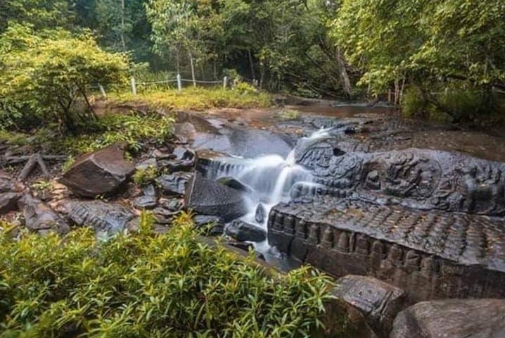 Kbal Spean & Banteay Srei: Private Guided Tour from Siem Reap photo 6