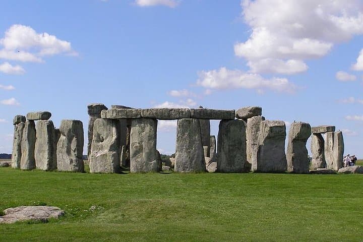 Southampton Private Vehicle Service: Half‑Day or Full‑Day Driver Hire for Custom Sightseeing photo 5