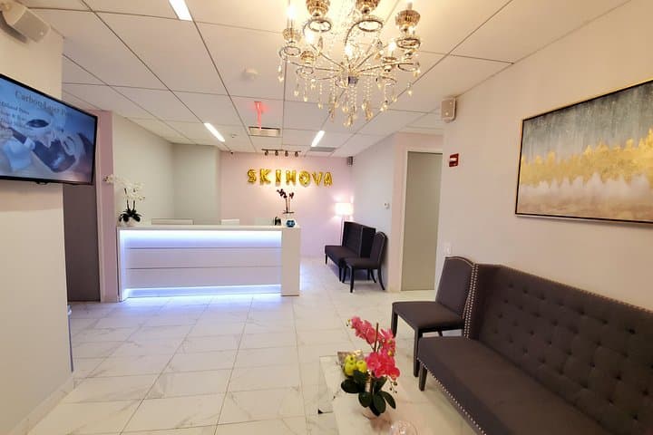 Full-Body Swedish Massage in Midtown Manhattan — 50-Minute Relaxation at 43W 33rd photo 3