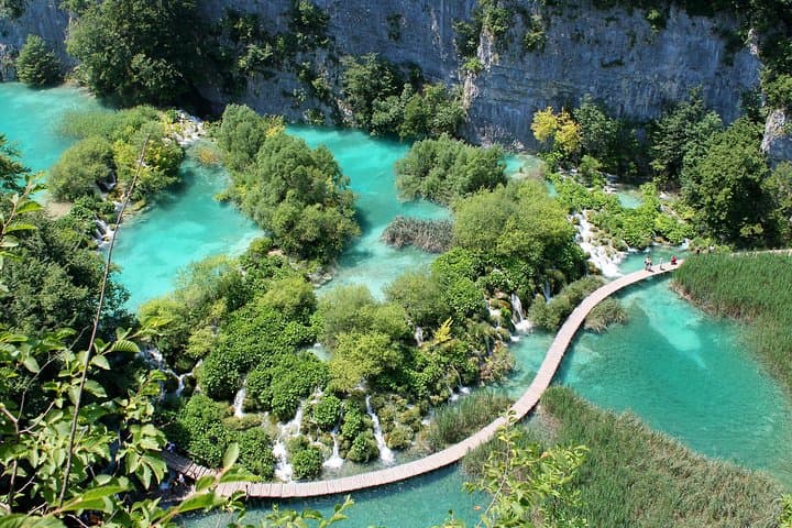 Plitvice Lakes Day Trip from Omiš: 16 Lakes, Waterfalls & Boardwalk Hike photo 4