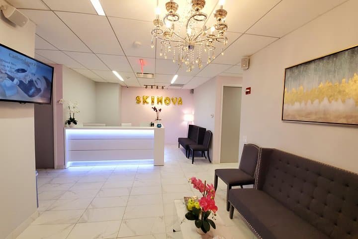 Couples Massage and Facial in Midtown Manhattan — Private 80-Minute Spa Experience photo 4