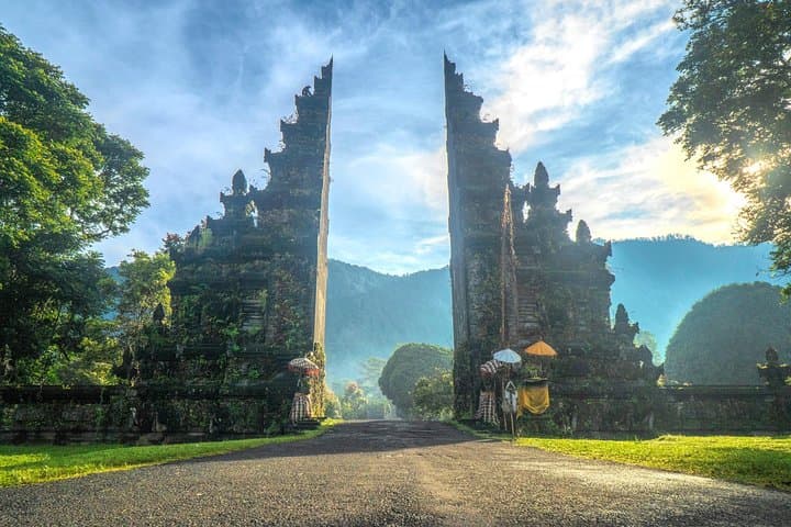 Sunrise Dolphins and North Bali Highlights: Lovina to Bedugul Private Tour photo 6