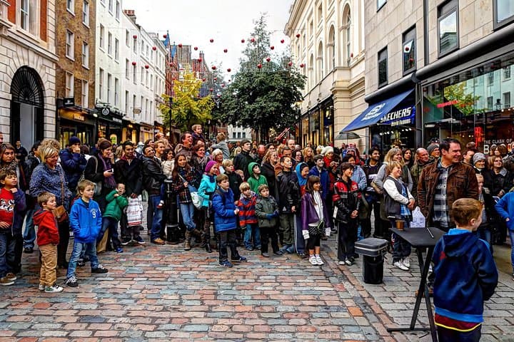 London Christmas Lights Private Evening Walking Tour — Oxford, Regent & Covent Garden