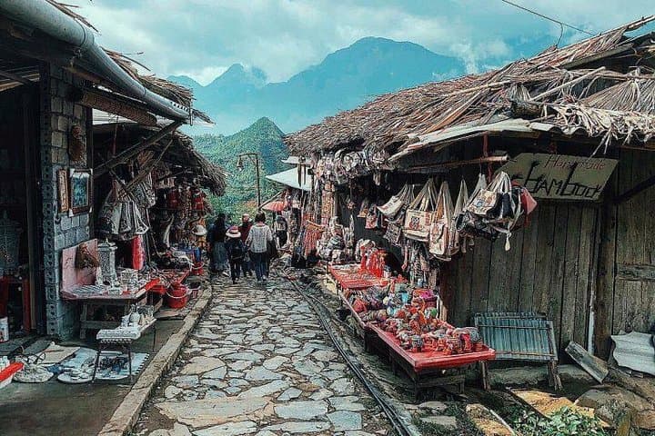 Sapa Two-Day Valley Trek & Overnight in Tavan Village with Mountain View photo 5