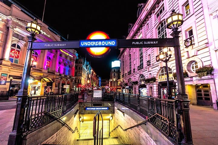 Full-Day Private London Tour – Westminster, Buckingham & Tower Highlights photo 3
