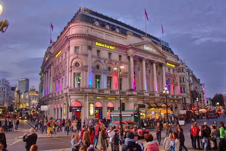 Full-Day Private London Tour – Westminster, Buckingham & Tower Highlights photo 4