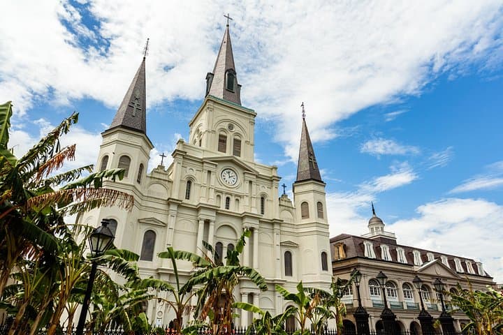 Private French Quarter & Garden District Tour — Walk and Drive Combo in New Orleans photo 3