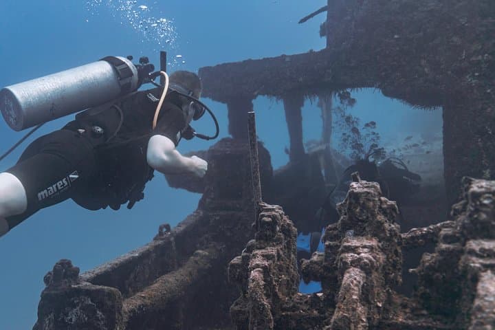 Explore Oahu’s Wrecks: Two-Tank Certified SCUBA from Waikiki photo 6