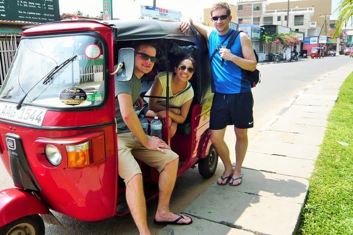 Kandy Tuk-Tuk City Tour: Temple, Tea and Botanical Gardens in One Day photo 1