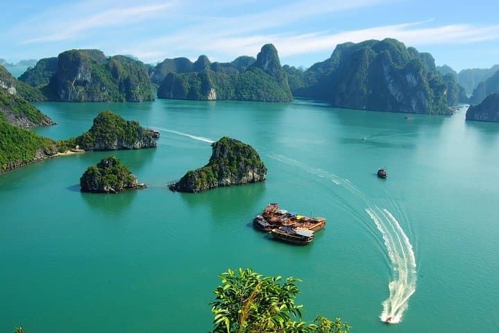 Halong Bay 2-Day Fantasea Cruise: Overnight Limestone Island Adventure photo 2