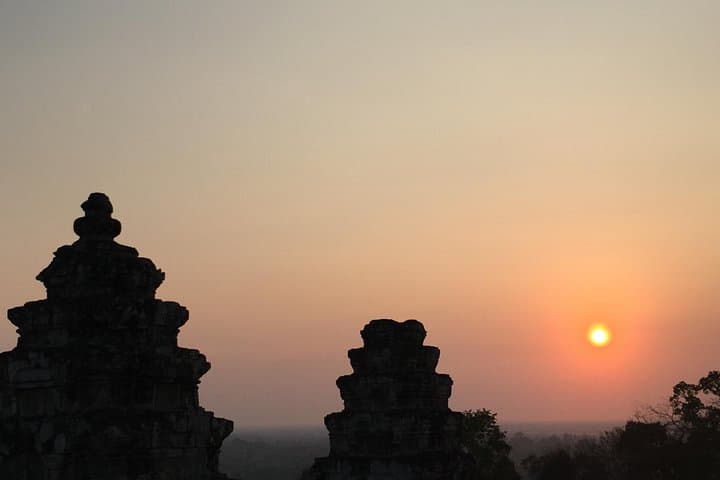 Angkor Wat & Phnom Bakheng Sunset Motorcycle Tour — Private Siem Reap Temple Ride photo 2