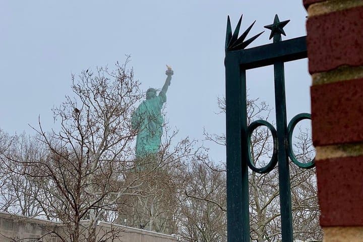 Statue of Liberty & Ellis Island: 3-Hour Exclusive Guided Tour from Battery Park photo 5