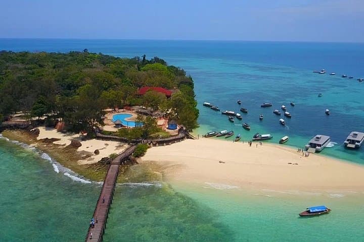 Prison Island & Stone Town: Full-Day Giant Tortoises, Snorkel and Historical Walk