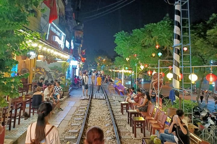 Hanoi Evening Cyclo Ride and Thang Long Water Puppet Show with Dinner photo 5