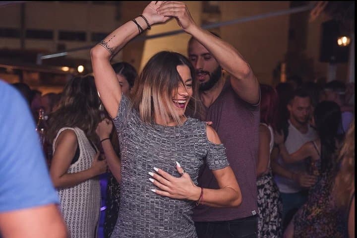 Salsa in Lisbon: Latin Dance Lovers Social Class and Night Out photo 4