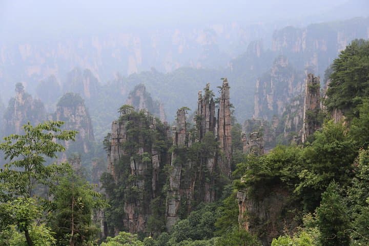 Zhangjiajie Glass Bridge, Yuanjiajie Avatar & Tianzi Mountain — One-Day Tour