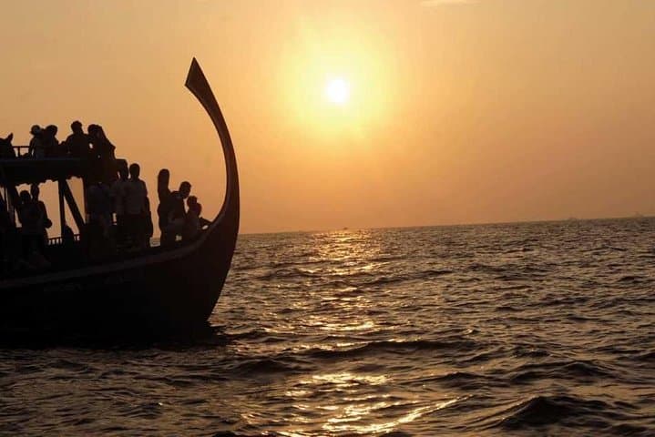 Muscat Sunset Dhow Cruise from Marina Bandar Rawdha photo 5
