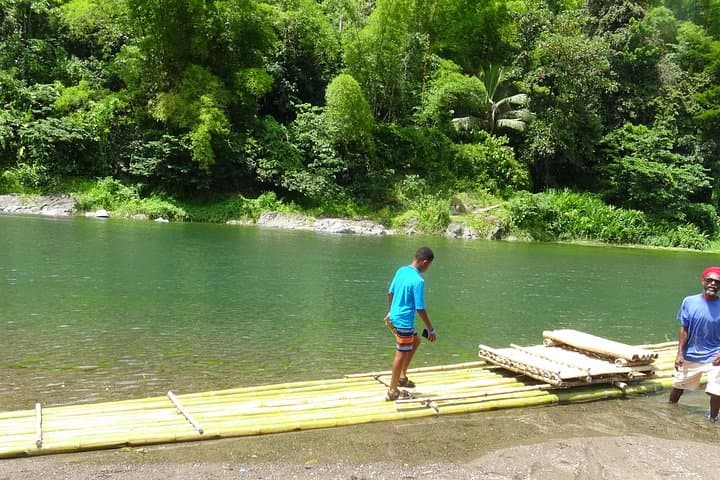 Port Antonio Nature & Eco Tour: Rio Grande Rafting, Blue Lagoon and Beach Escape photo 3