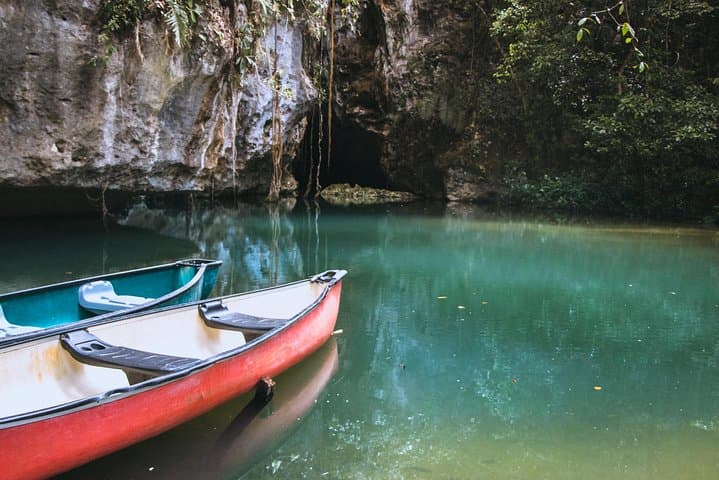 Cave Canoeing in Belize: Barton Creek Cave Canoe Tour from San Ignacio