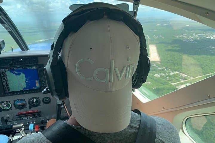 Cancun Scenic Flight: 30-Min Aerial Tour Over Hotel Zone & Isla Mujeres photo 4