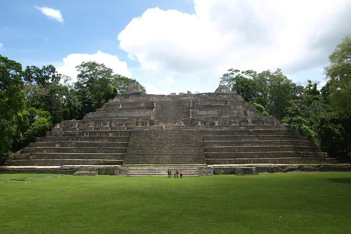 Full-Day Caracol Maya Ruins & Rio On Pools Guided Tour from San Ignacio