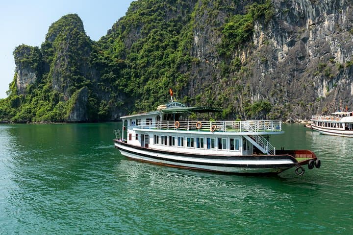 Full-Day Ha Long Bay Cruise: Kayaking, Surprise Cave & Titov Island photo 2