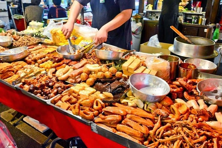 Taipei Night Market Tour: Eat Like a Local on a 3-Hour Food Walk photo 2