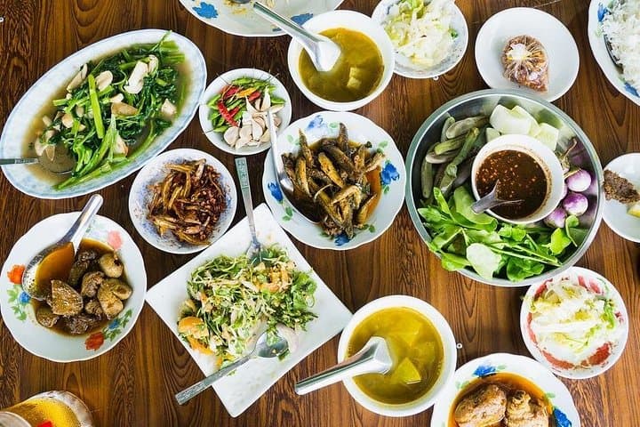 Mandalay Bike 'n Bite: Bamboo Bicycles and Street Food Stops