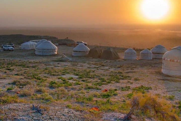 Aral Sea Expedition: Muynak Yurt Camp & Ustyurt Plateau Journey