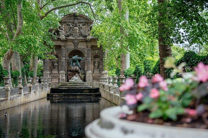 Private Paris Walking Tour: Secrets of Notre-Dame & the Latin Quarter photo 2