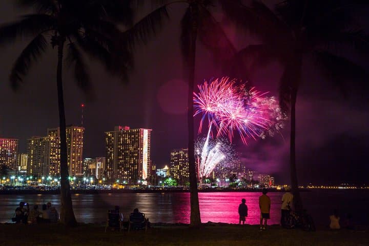 Waikiki Fireworks Dinner Cruise — Sunset Sail to Diamond Head photo 3