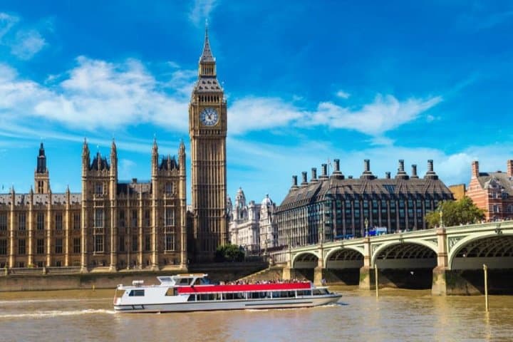 Tilbury Cruise Terminal to Central London Private Transfer — Meet & Greet Arrival Service photo 3