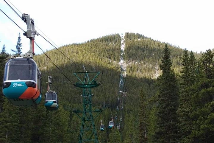 Banff Day Trip From Calgary: Gondola, Lakes & Town Highlights photo 3