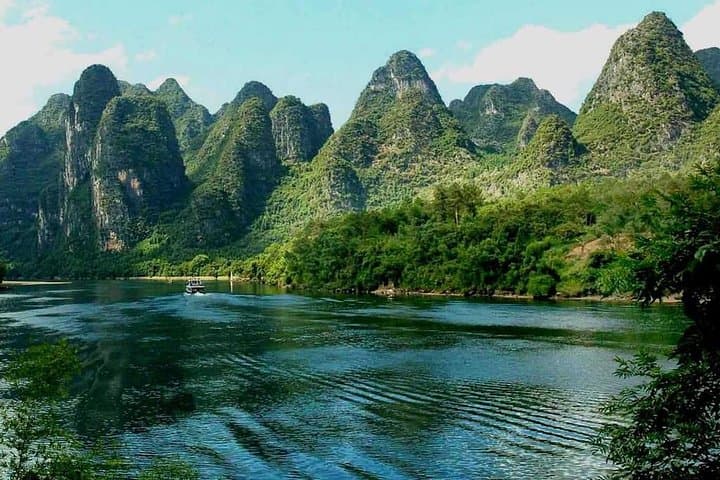 Li River Photography Mini Group Day Tour — Yao Mountain, Bamboo Raft & Xingping photo 6