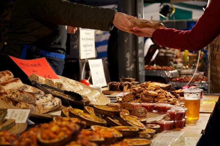 East End Markets and Brick Lane Curry Walking Tour photo 4