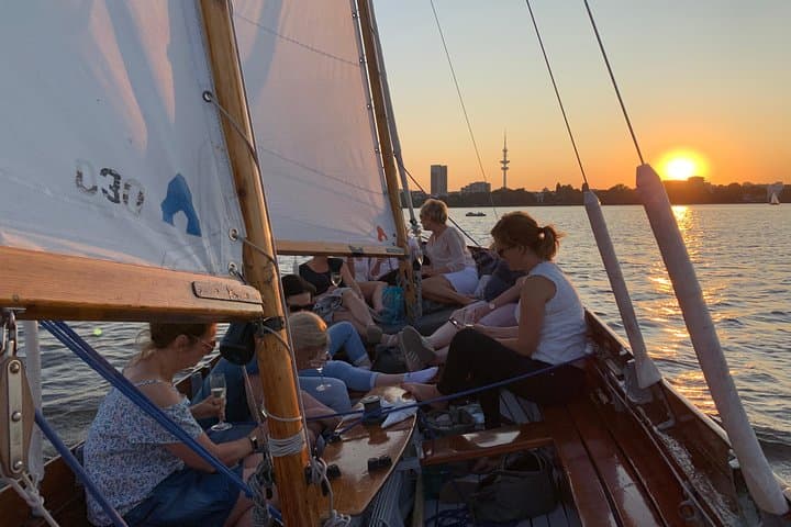 Sunset Sailing on Lake Alster: Hamburg Small-Group Cruise Experience