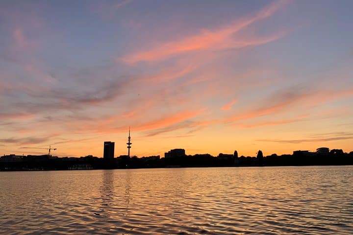 Sunset Sailing on Lake Alster: Hamburg Small-Group Cruise Experience photo 3